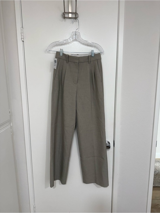 Aritzia Pants - Aritzia Effortless Pant in Heather Ashen